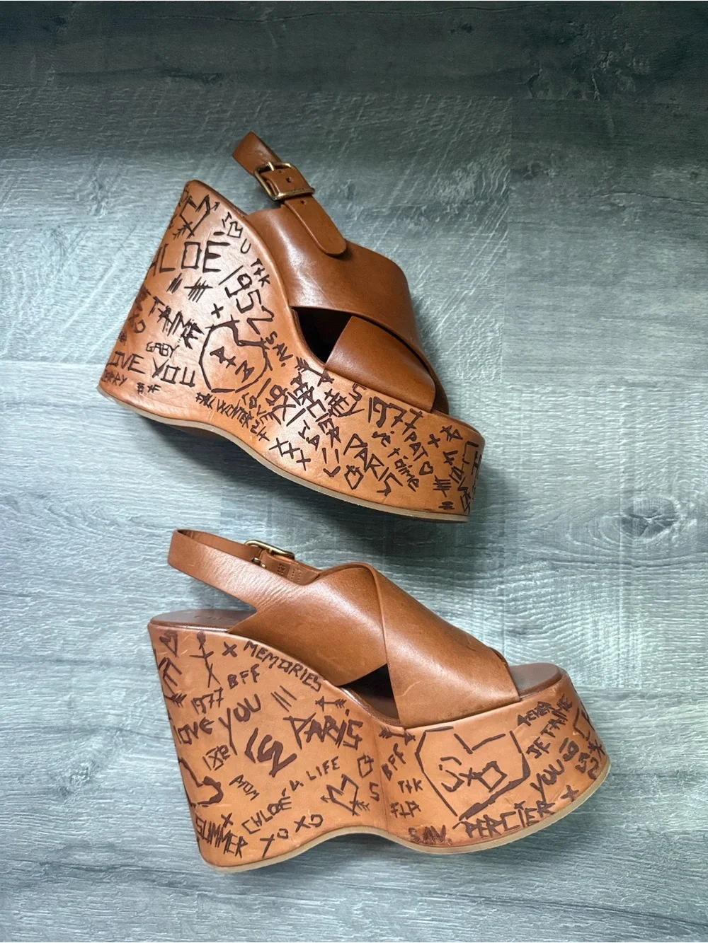✨ CHLOE Maxime Leather Crisscross Platform Sandals $1,250
